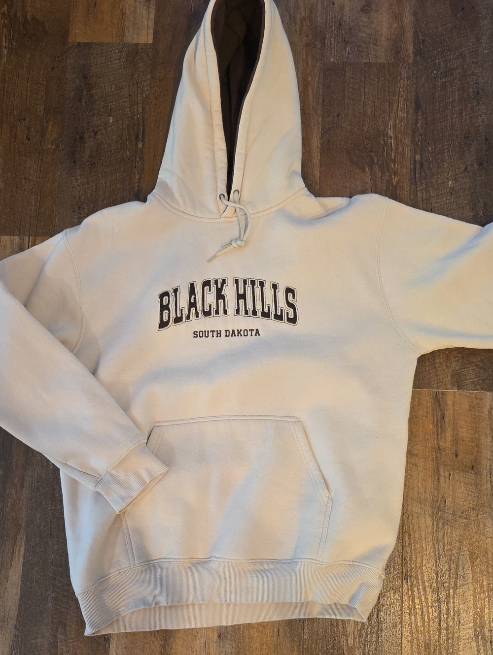 Black Hills South Dakota Cream Hoodie Sweatshirt Size XL